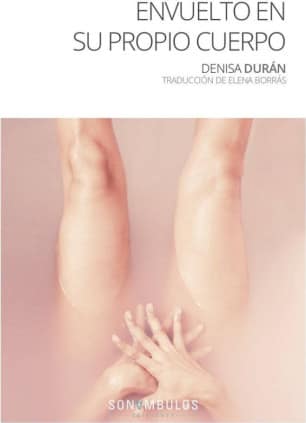 ENVUELTO EN SU PROPIO CUERPO