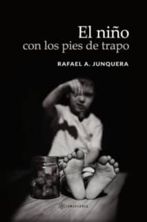 El niño con los pies de trapo