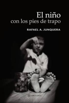 El niño con los pies de trapo