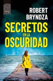 SECRETOS EN LA OSCURIDAD