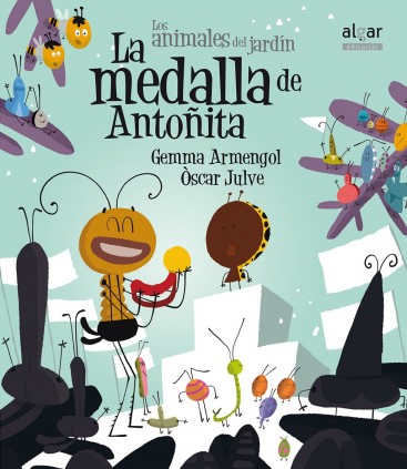 LA MEDALLA DE ANTOÑITA, LA MAYUSCULAS