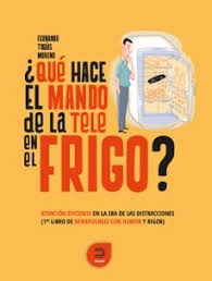 ¿Qué hace el mando de la tele en el frigo?