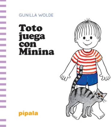 Toto juega con Minina
