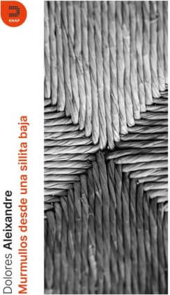 Murmullos desde una sillita baja