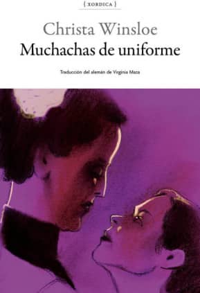 Muchachas de uniforme