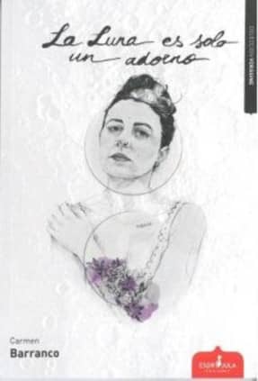 La luna es solo un adorno