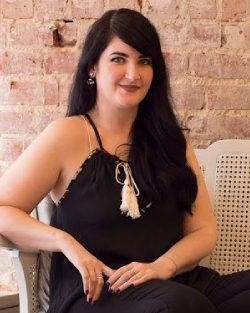 Escritor Maniscalco, Kerri